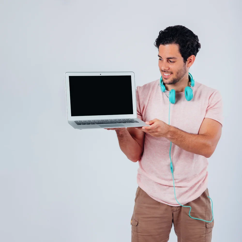 laptop-presentation-concept (1)